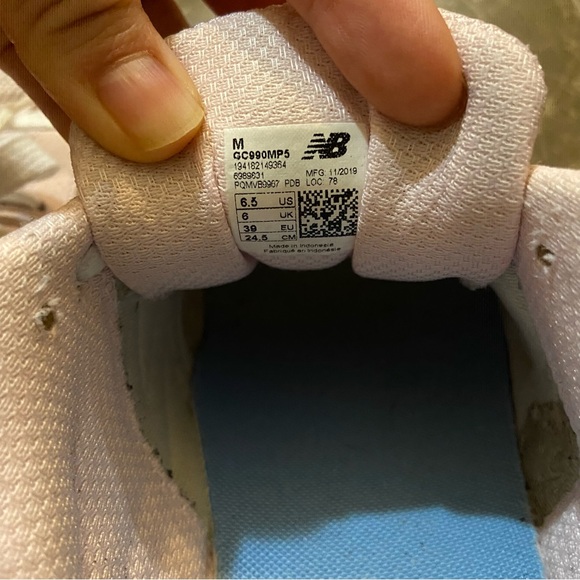 New Balance 990v5 Shoes - Cherry Blossom/Team Carolina - Picture 7 of 8